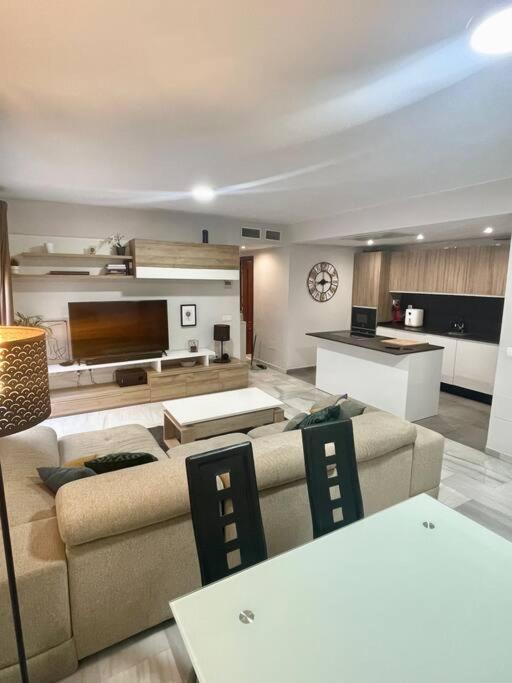 Centrico Con Gran Terraza * Torremolinos